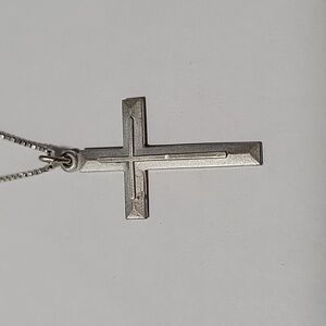 Avanti Sterling Silver Cross with 925 Italy Sterling Chain